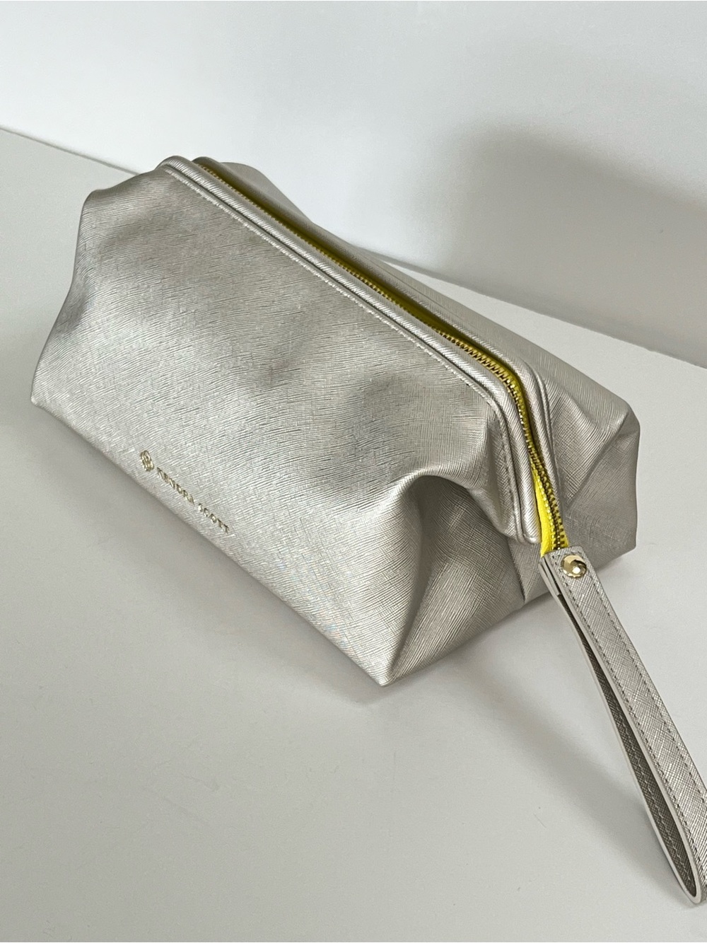 Kendra Scott Metallic Silver Yellow Gold Cosmetic Bag NWT